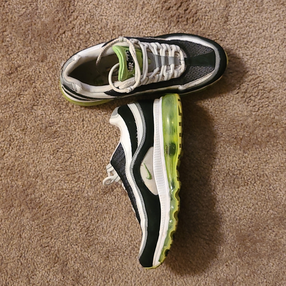 Shoes - Picture 2 of 3